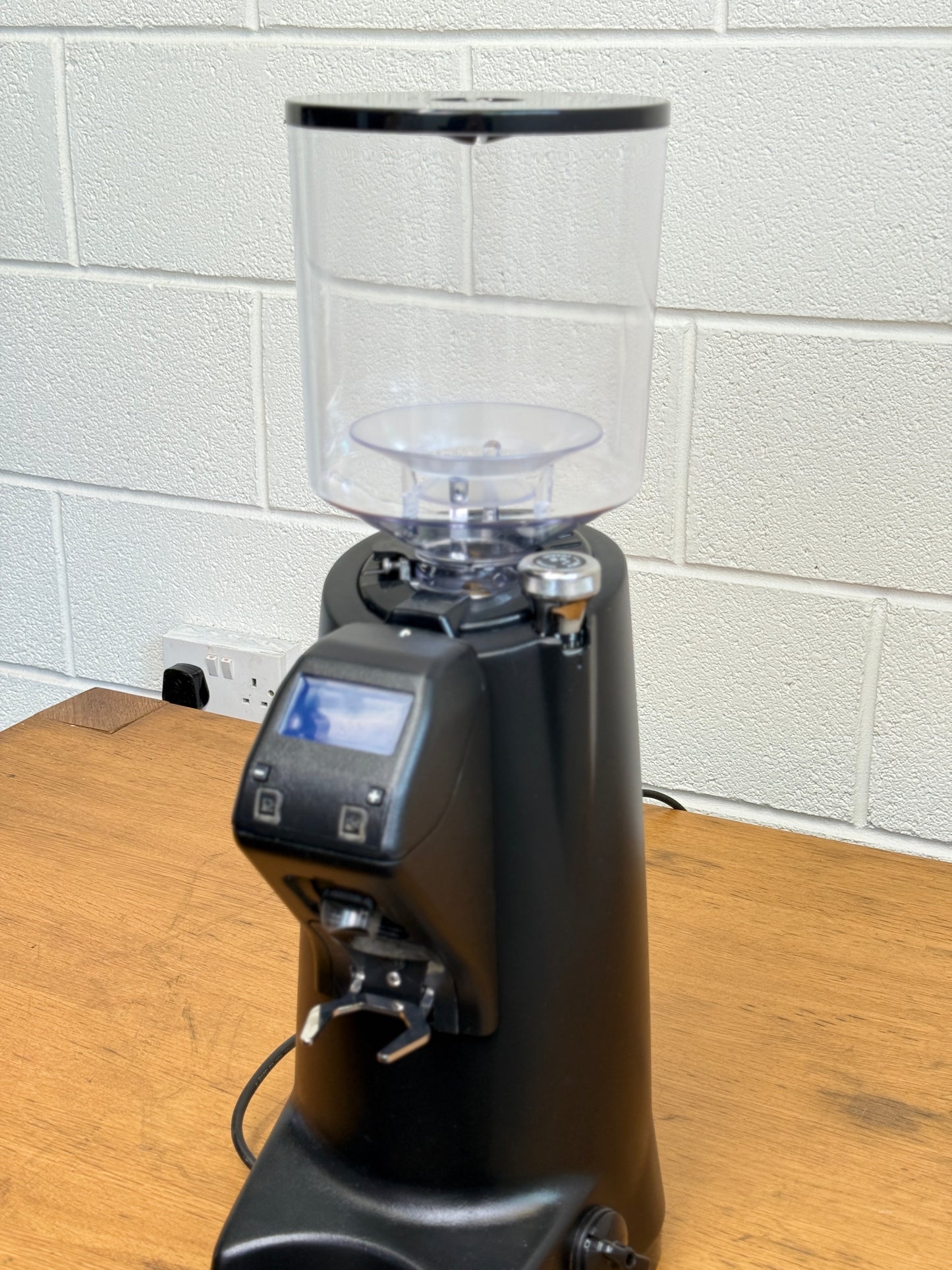 Eureka Olympus 75HS Black