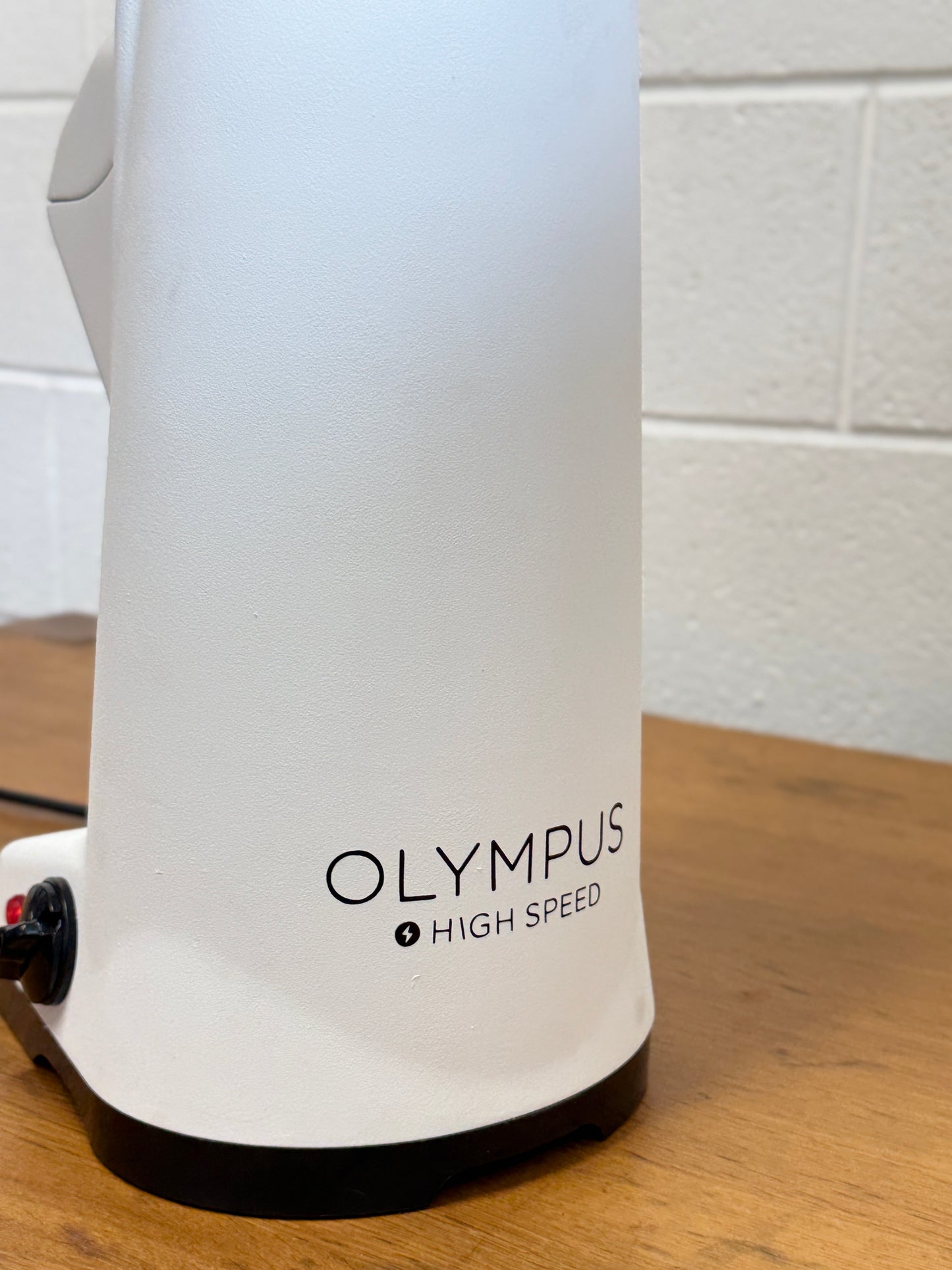Eureka Olympus 75HS White
