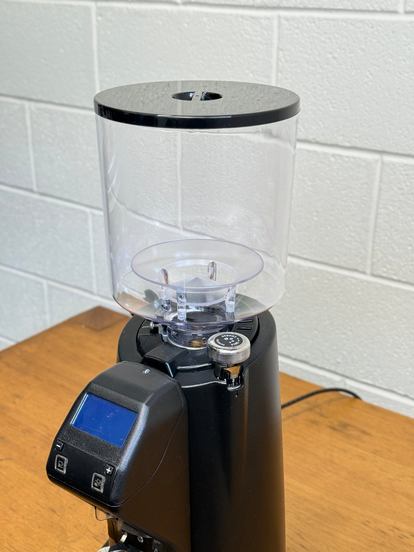 Eureka Olympus 75HS Black