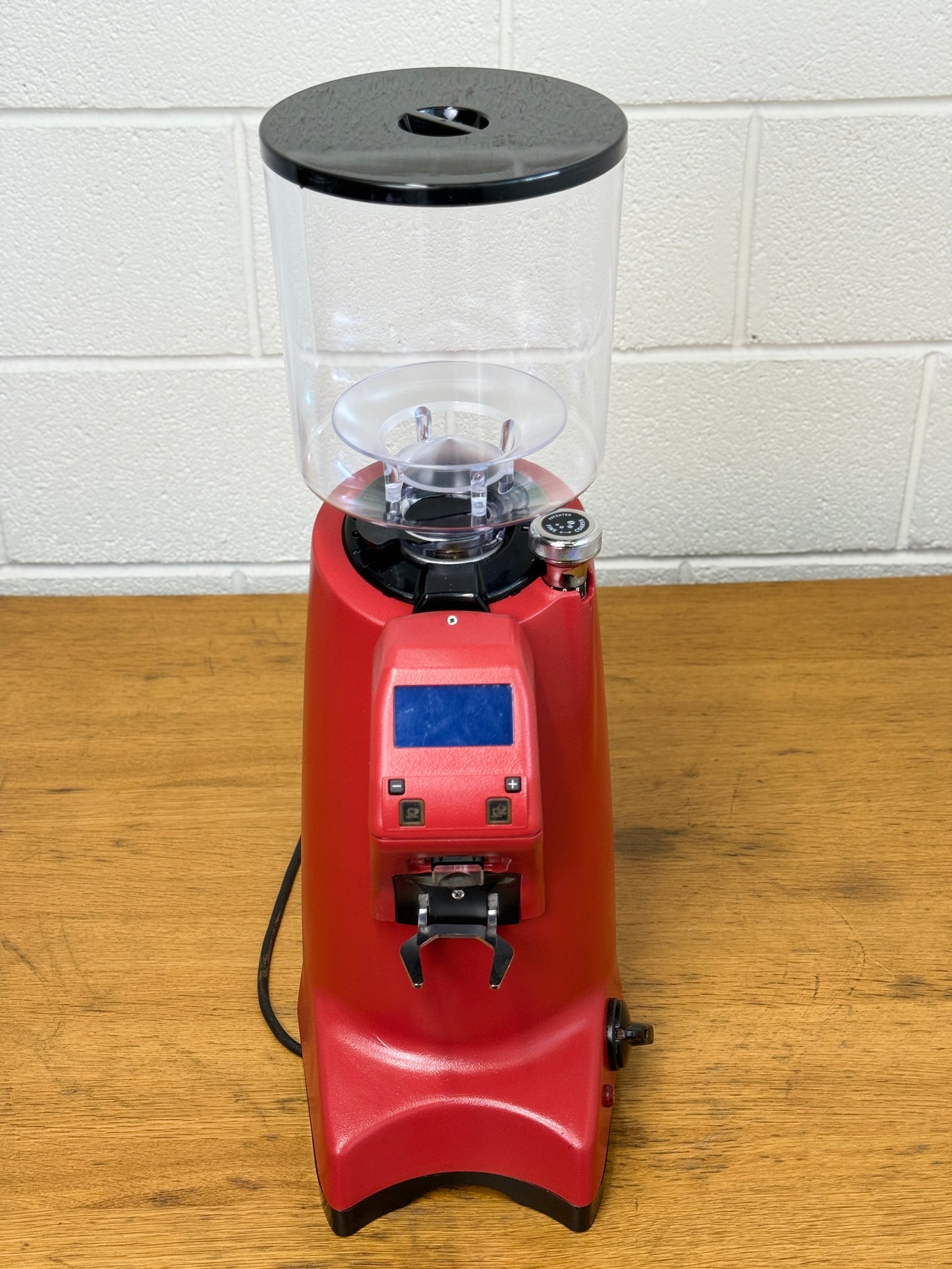 Eureka Olympus 75HS Red